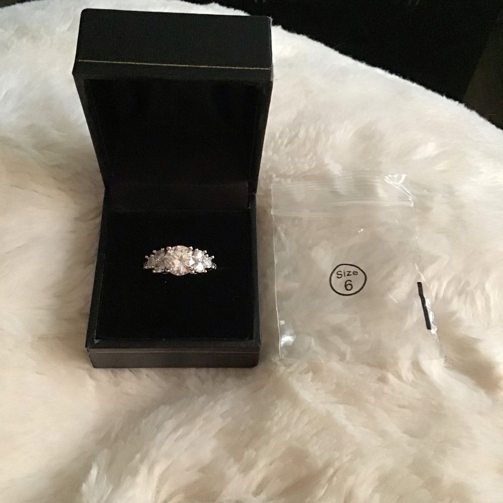 Beautiful 5.8 ct CZ Ring